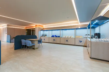 HanTing Hotel (Huanggang Tuanfeng Bus Station)