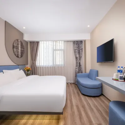 โรงแรมโฮมอินน์ (สถานีรถไฟใต้ดินป่ายีหนานเจีย จินหัว ชิมาโอเฉิงชีกวงชาง) โรงแรมใกล้ทะเลสาบฮอน คีม