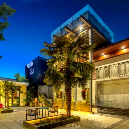 Luoyang First Sight Hotel