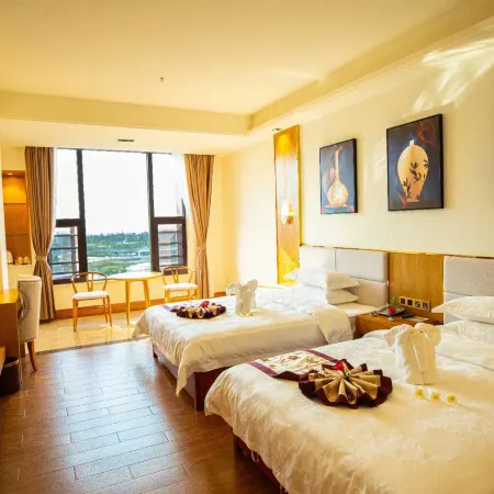Dongfang Zexi ・ Yushe Resort Hotel (Haidongfang Beach Park)