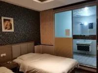 Longli Qianlonggong Business Hotel