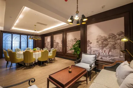 Beijing Moon River Purjoy Hotel (Tongzhou Canal Business District Branch) Отели рядом с достопримечательностью «Суньчжуанский арт-квартал»