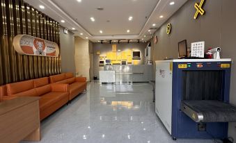 IU Hotel (Urumqi International Airport Yingbin Road)