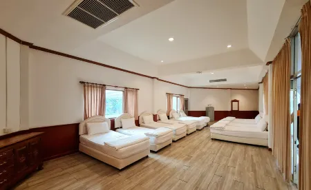Phu Pha Phung Resort Отели в г. Суан Пхынг