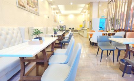Suitetrails - Vienna Hotel(Hezhou Municipal Plaza)