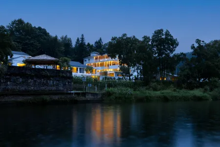 Mingxun·ZaiShanYe Отели рядом с достопримечательностью «Jiangling Scenic Area»