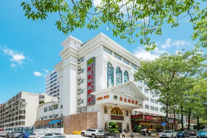 Vienna Hotel Shenzhen Sports Center Bagualing Subway Station Branch