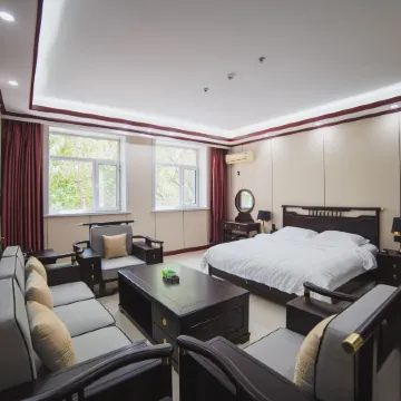 Wanshun Hotel Отели рядом с достопримечательностью «Jintaizu Mausoleum»