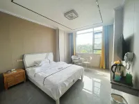 Qujing Yuanxuan Hotel