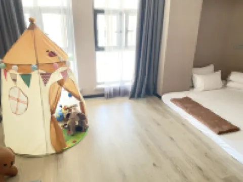 阿勒泰芳華漫記酒店