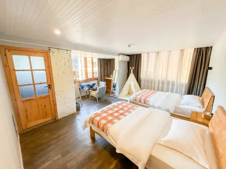 Zhaoxing Dongzhai An'zhi Homestay Отели рядом с достопримечательностью «Zhaoxing Dong Village»