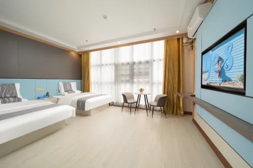 Yeste Yestour Hotel (Hechi Fengshan County High School) - parking