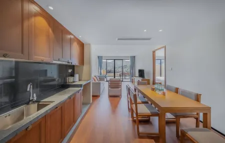 Huajin Manhe Hot Spring Resort (Yongtai Mountain Branch) Отели рядом с достопримечательностью «Chixixiang»