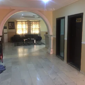 Tomats Inn and Suites