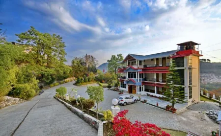Goroomgo Sapphire Inn Bhimtal
