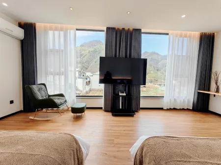 Huangshan Xiuning Shanyuxi Homestay Отели рядом с достопримечательностью «Huangshan College (South to Jiari Apartment)»