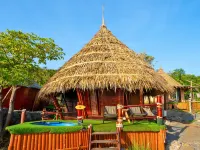 Paree Hut Resort Hotels in Ko Sichang District