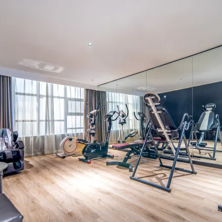 Grey Whale Smart Hotel (Baoding Train Station)
