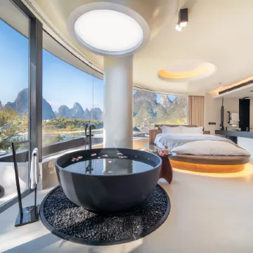 Mochi Luxury River View Resort Hotel (Yangshuo Xingping Ancient Town Li River Scenic Area)