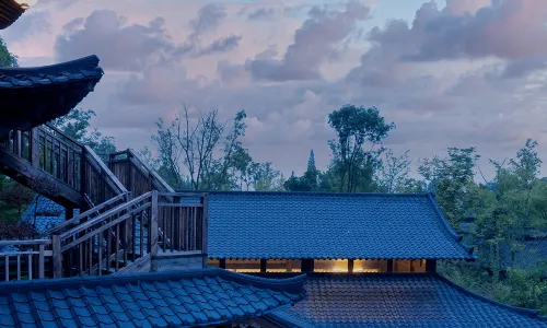 Qingcheng Mountain Samatha Yinmachuan Hot Spring Resort