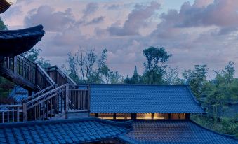 Qingcheng Mountain Samatha Yinmachuan Hot Spring Resort