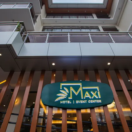 Maxi Hotel and Event Center Отели рядом с достопримечательностью «St. Joseph The Worker Cathedral»