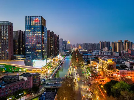 New Lidu Hotel Отели рядом с достопримечательностью «Zhang Zhongjing Memorial Temple»