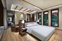 path is leisurely, Brother Axiang Come for you. The Qiaomu Hotels in Yulong