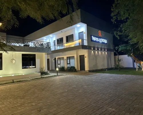 No 33 Lodge โรงแรมใกล้หาด Coco Beach