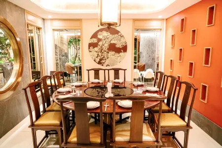 Topland Hotel & Convention Centre Отели рядом с достопримечательностью «Textile Museum Naresuan University»