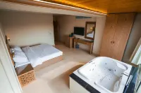 Doudou Pyramids View Hotel