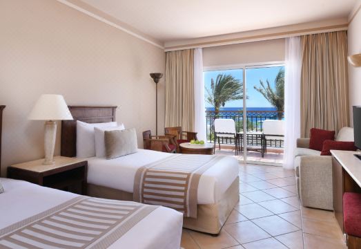 재즈 다하베야 수영장