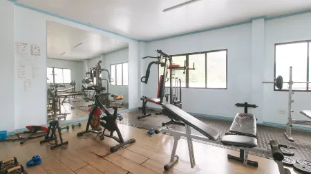 RedDoorz @ Raj Inn Guimaras Отели рядом с достопримечательностью «Траппист Монастери»