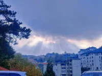 Yiduoyun Vacation Apartment (Lushan Guling Street) - parkir