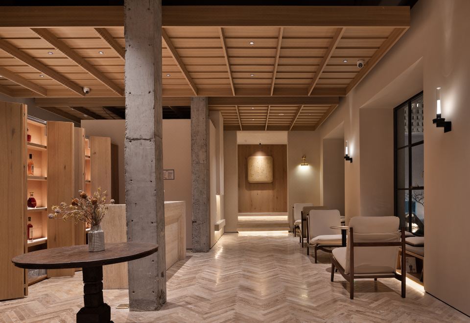 4. 시쯔리 아트 호..