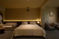 Dunhuang West Desert · Wild Luxury Resort B&B