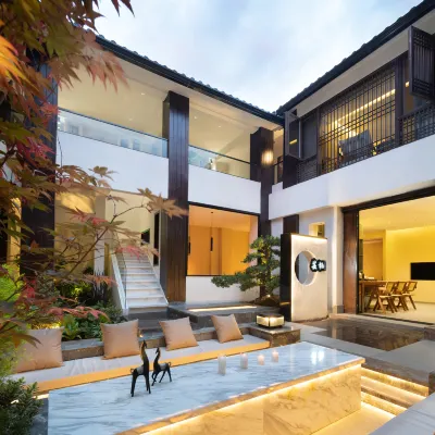 Yunxi Designsr resort countyard Hotels near Lijiang Ancient Town - South Gate Square