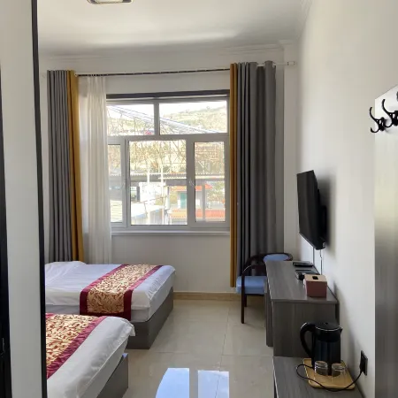 Huazhu Express Hotel Hotels in Dingxi