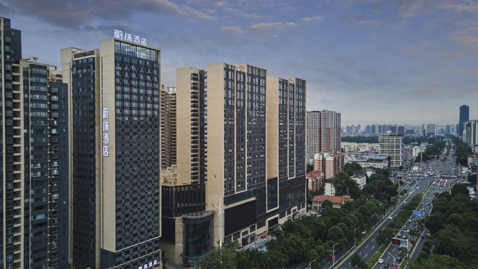 Vyluk Hotel（Nanning Guangxi University Subway Station& Zoo Branch）