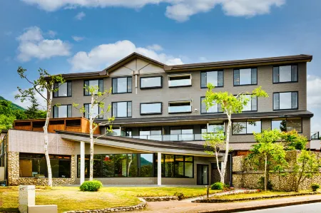 Nikko Chuzenji-ko Onsen Hotel Hana-An Отели рядом с достопримечательностью «Chūzen-ji Temple»