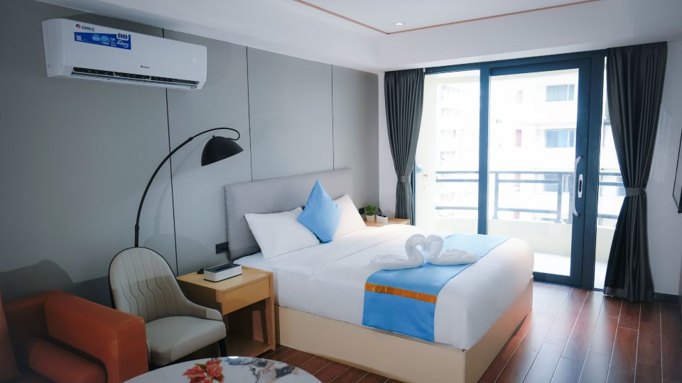Golden Seagulls Hotel (Free Airport Shuttle Service)