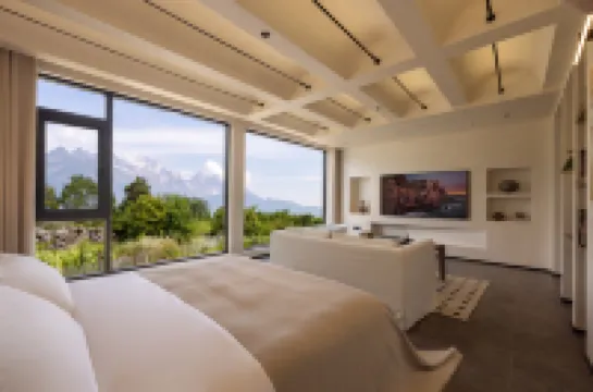 BuwanLiyu · Luming Shanye SongjianPanoramic Snow Mountain 1988 Series  Sunshine on Golden Mountain