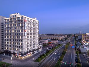 Nanyuan E Home Plus Hotel (Jinniu Commercial Street Shop, Jianshan, Haining)