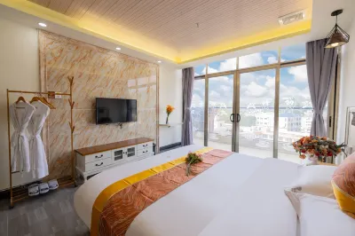 Oriental Garden Health Spa Hotels near Guilong Temple