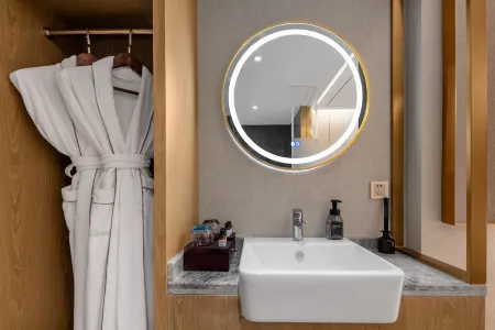 Waiting Hotel (Shanghai Xujiahui Branch) Отели рядом с достопримечательностью «Shanghai Normal University (Haicheng Road)»