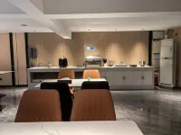 โรงแรมฉีเทียน (สถานีรถไฟซินฮว่า) โรงแรมใกล้พื้นที่สถานีรถไฟซินหัว