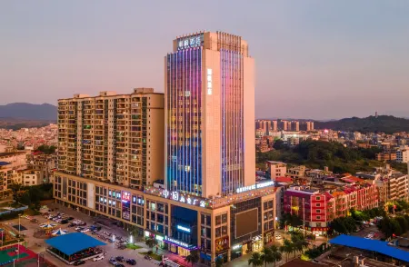 Lavande Hotel (Xintian County Government)