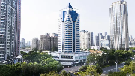 Liu Zhou Huaxi Hotel Отели рядом с достопримечательностью «Liujiang River Scenery»