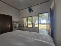 Beautiful room in Kotok, Private Island Hotels in Thousand Islands