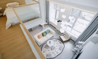 Floral Hotel·Hello·Ten Years! Loft Homestay Hotel